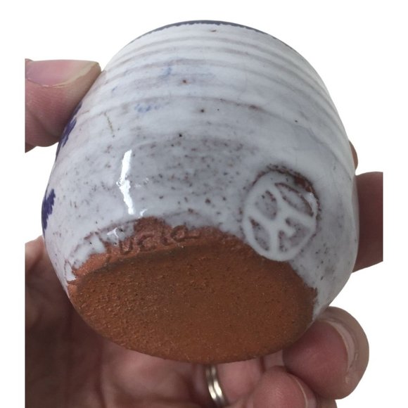 Small Miniature Blue/White Cup with Butterfly & Flower Pattern - Picture 5 of 9